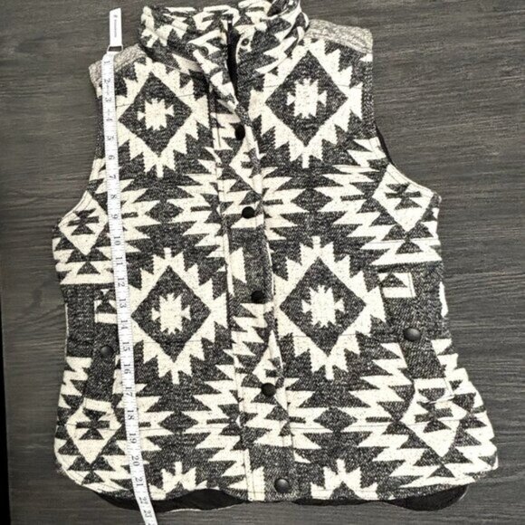 Anthropologie Skies Are Blue Aztec Print Puffer Vest Size XS Geometric Cabincore - Picture 3 of 16